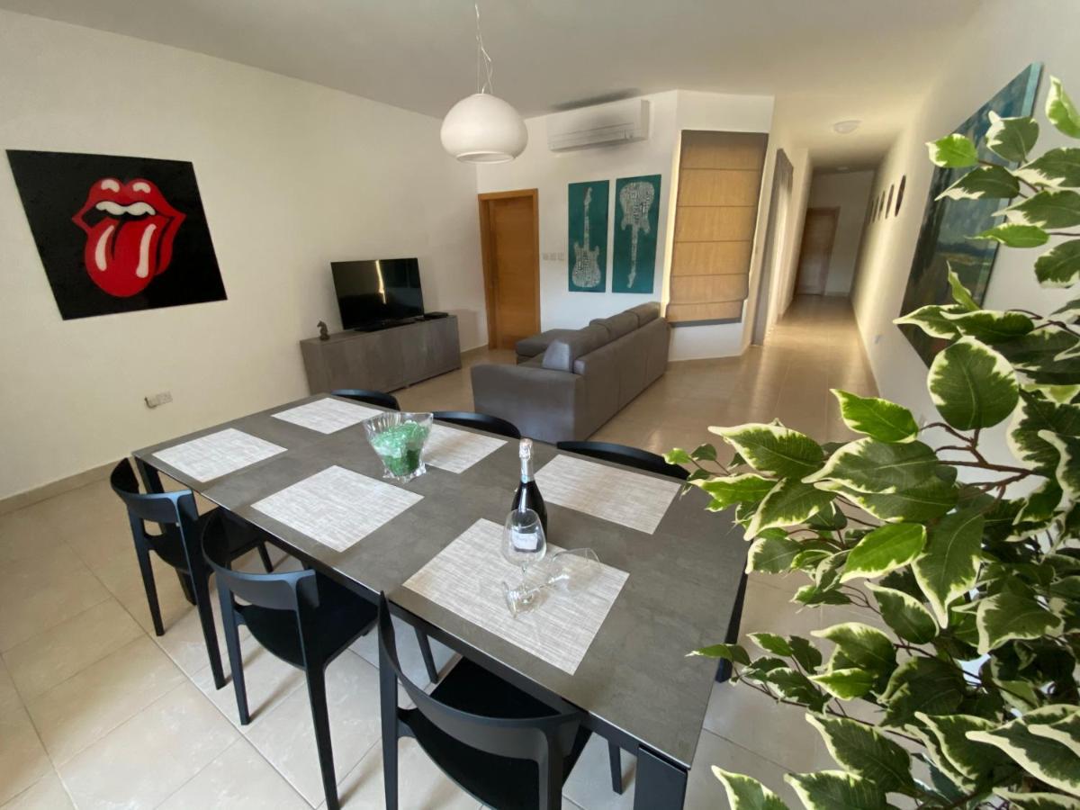 Rock Bay Apartamento Birżebbuġa Exterior foto