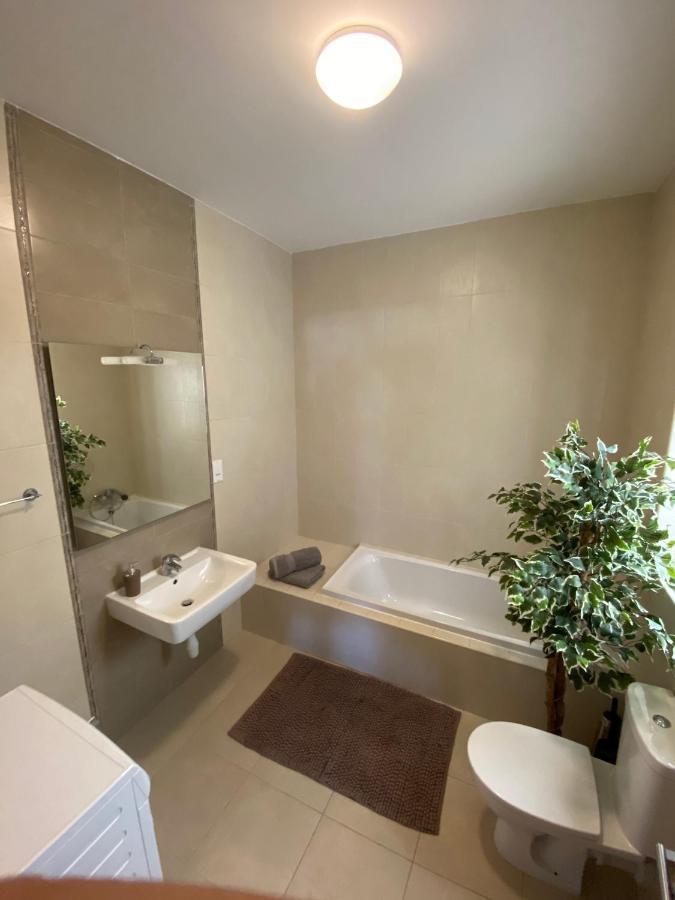 Rock Bay Apartamento Birżebbuġa Exterior foto