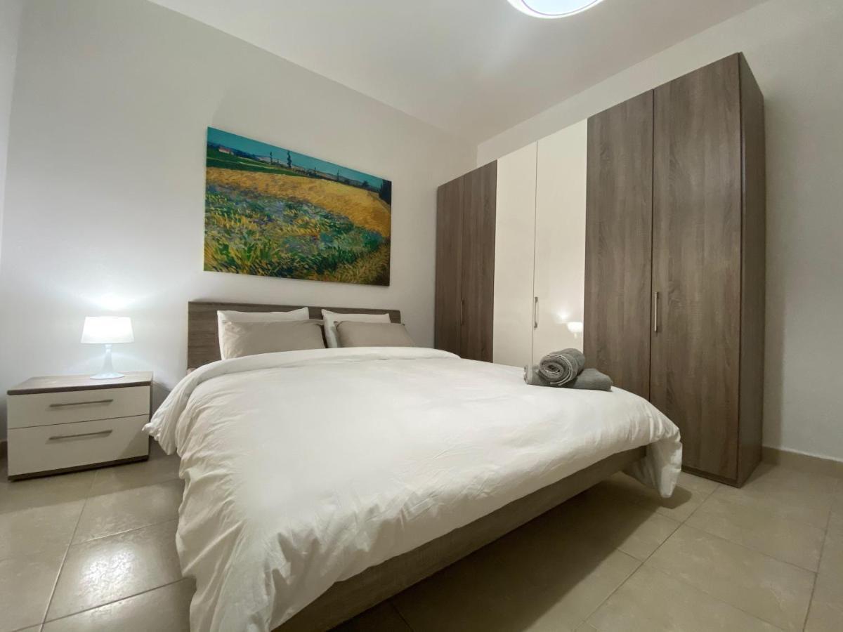Rock Bay Apartamento Birżebbuġa Exterior foto