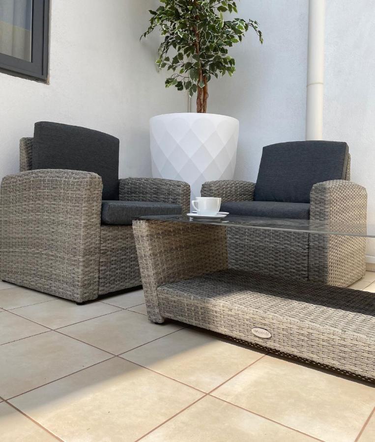 Rock Bay Apartamento Birżebbuġa Exterior foto